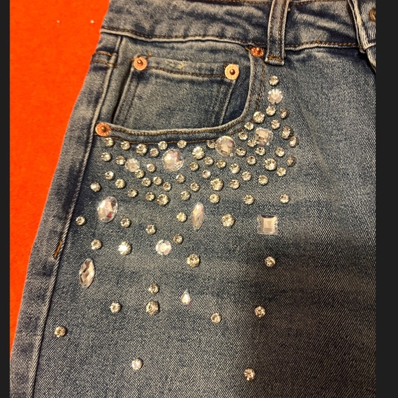 Signature8 (sold by Simons) rhinestones straight-leg high waist jeans NWT - Picture 3 of 11